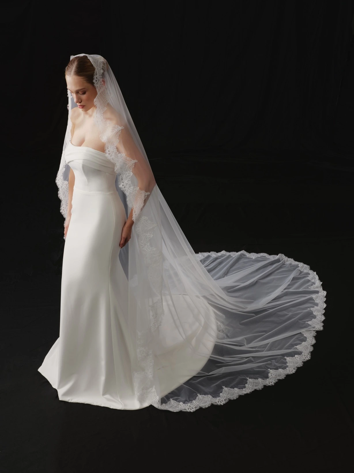 OC] Antike ägyptische Betten, die dem königlichen Architekten Kha und  seiner Frau Merit gehörten. Mittlere 18. Dynastie (1550 bis 1292 v. Chr.).  Fotos, die während meines Besuchs im Ägyptischen Museum in Turin,, image size:1228x1637