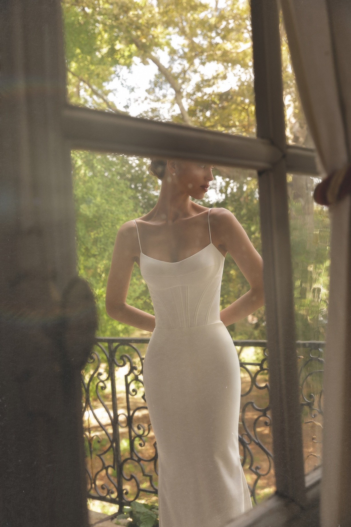 Max dress with cape. Photo 3