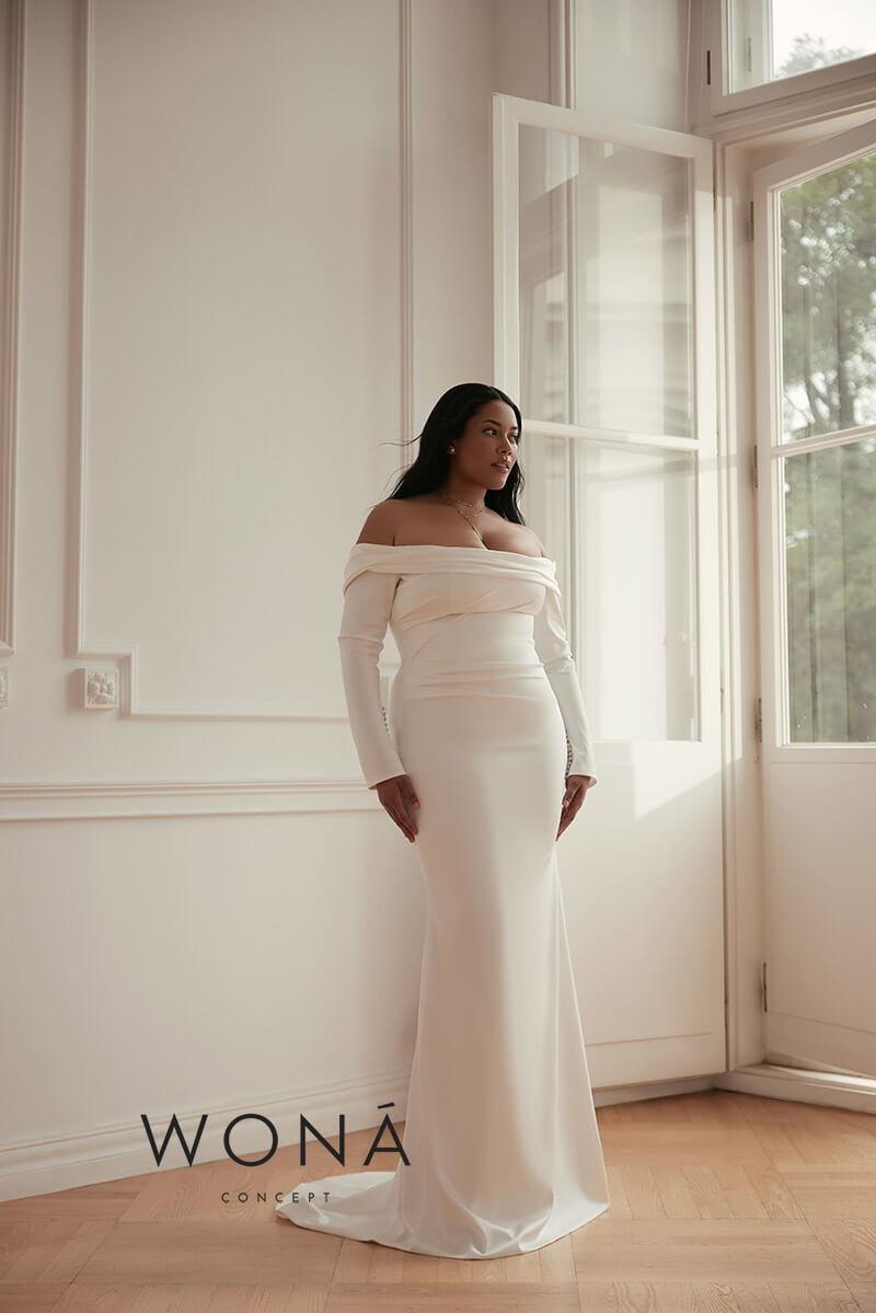 Plus size wedding dress